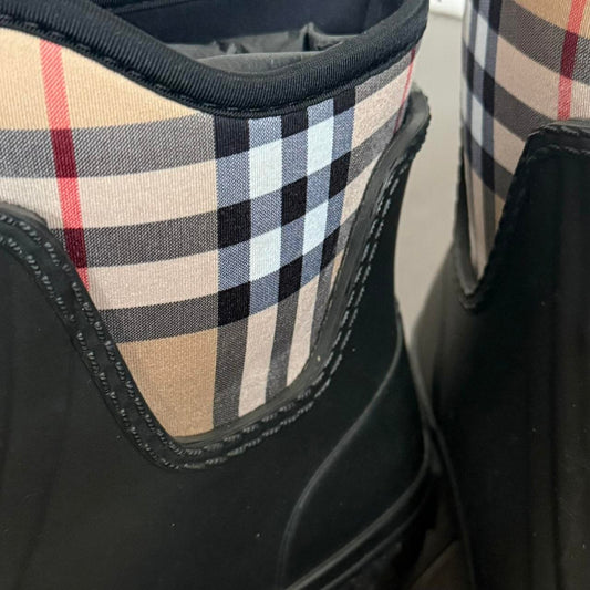 Burberry - Rain Ankle Boots - Black - US 5